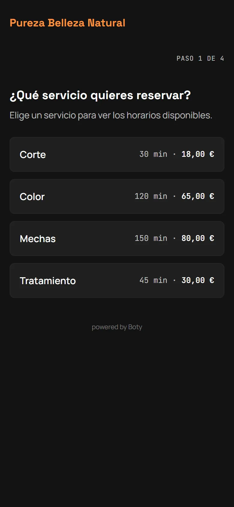 Página pública de reservas en un móvil: nombre del negocio arriba, «Paso 1 de 4», la pregunta «¿Qué servicio quieres reservar?» y la lista de servicios con duración y precio.